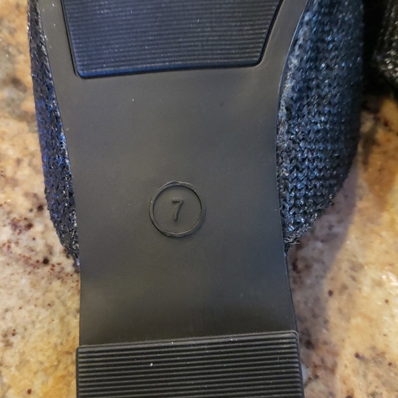 Black tasseled slides. Size 7 - Picture 6 of 6